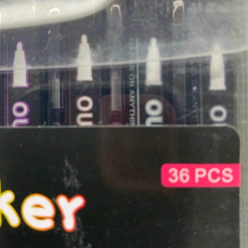 36- Metallic Outline Markers
